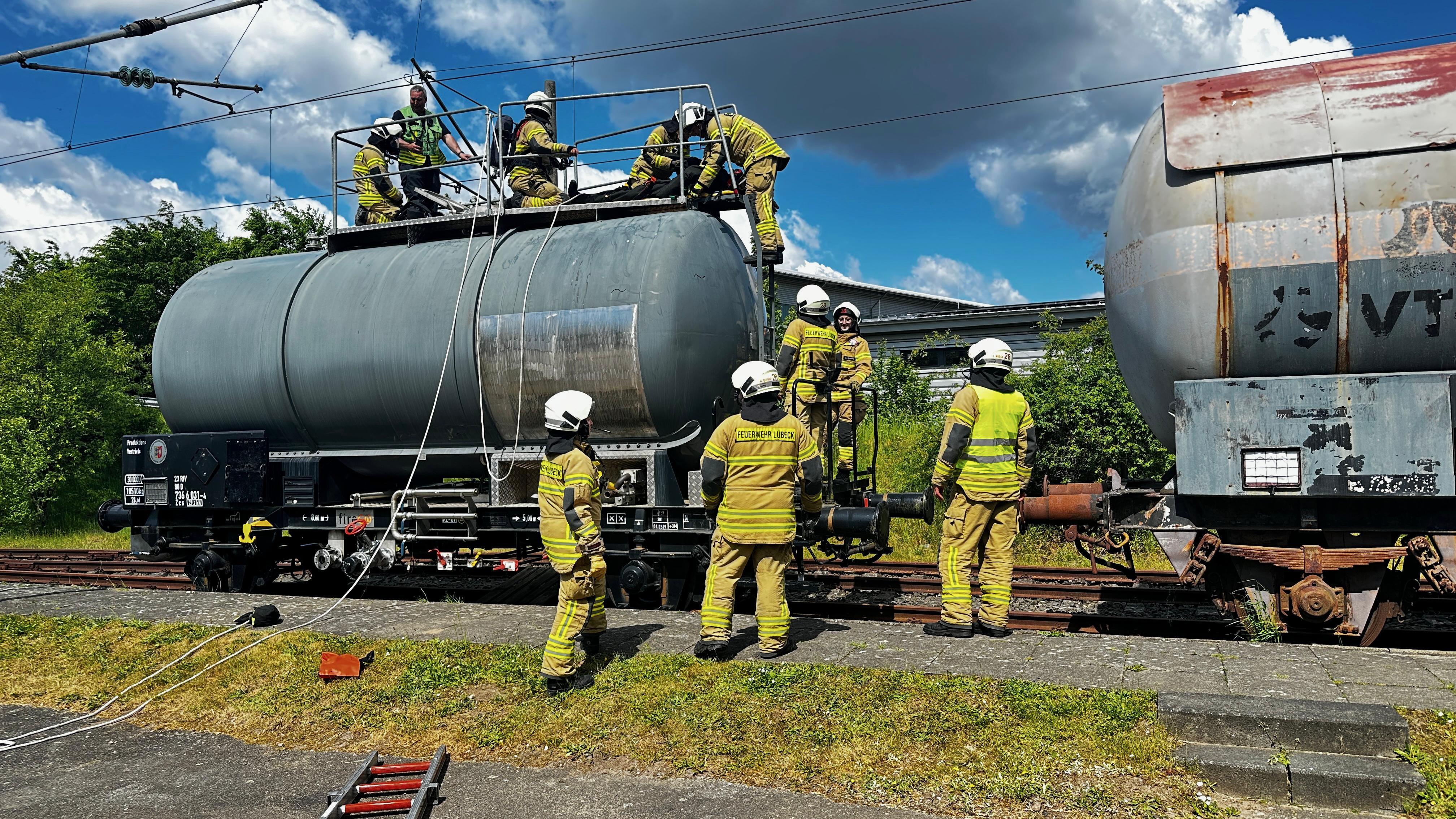 Einsatzkräfte der Feuerwehr Schlutup